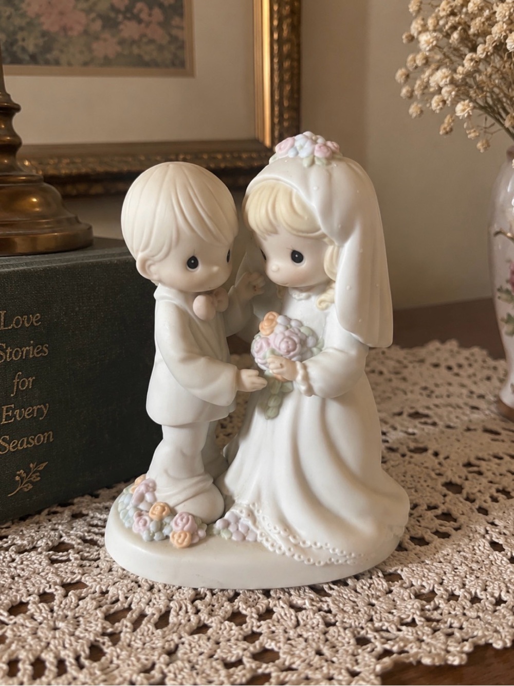 RARE vintage Precious Moments White Porcelain Bride and Groom Cake Topper